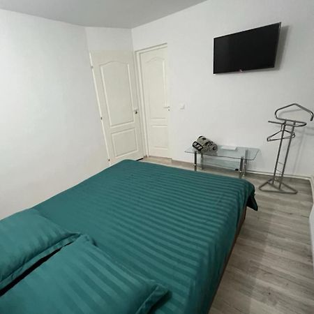 Apartamento Garsoniera Casa Dragoeni, Târgu Jiu Exterior foto