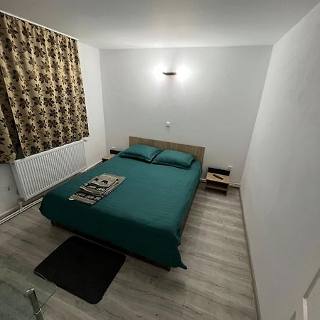 Apartamento Garsoniera Casa Dragoeni, Târgu Jiu Exterior foto