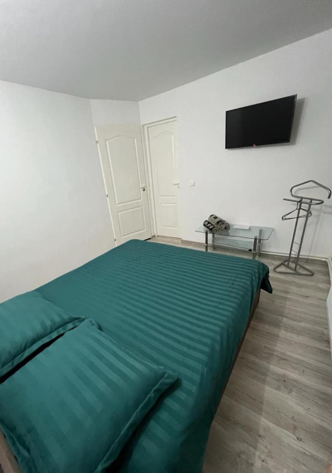 Apartamento Garsoniera Casa Dragoeni, Târgu Jiu Exterior foto